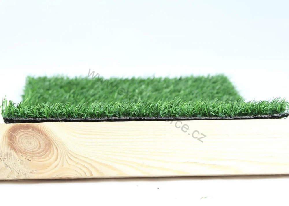Umělý travní koberec Greenville 15 zelený šíře 4m