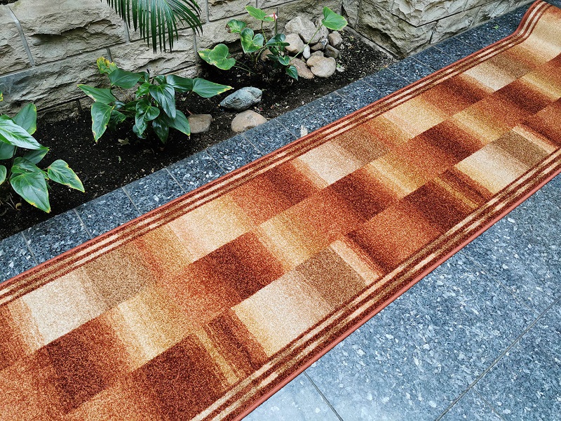 Běhoun Ikat 49 hnědý