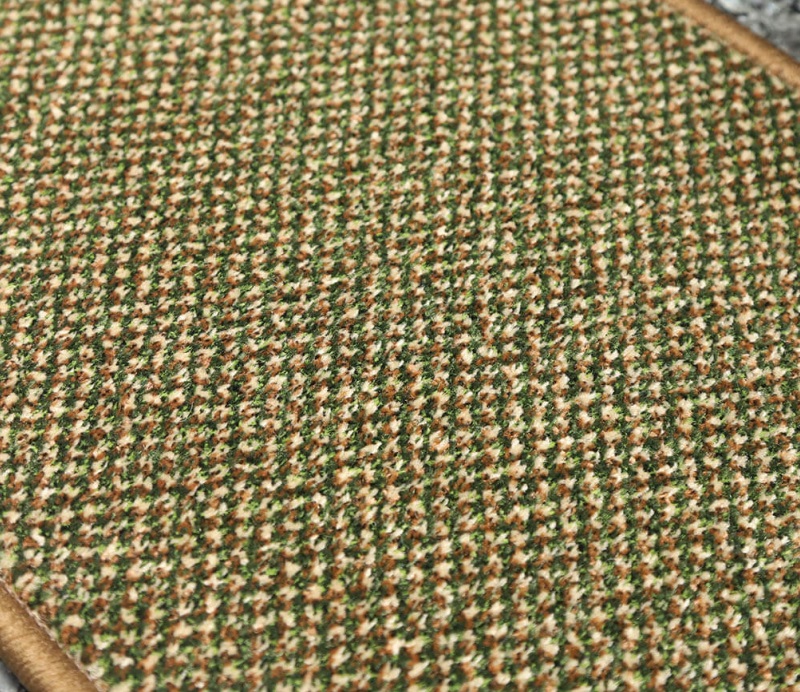 Zátěžový koberec v metráži Marathon 223 zeleno-hnědý